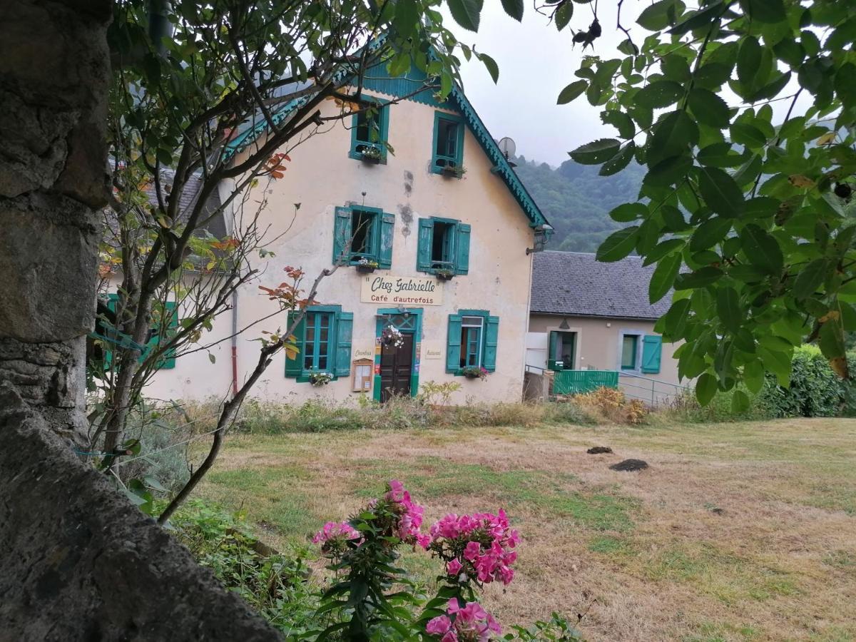 Auberge Chez Gabrielle - Vallée de Lesponne Beaudéan Exterior foto